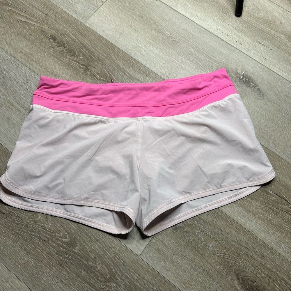 Lululemon Groovy Run Short - Parfait
Pink / Pinkelicious 12